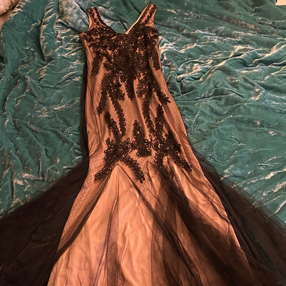 New with tags Avery G gown size 12